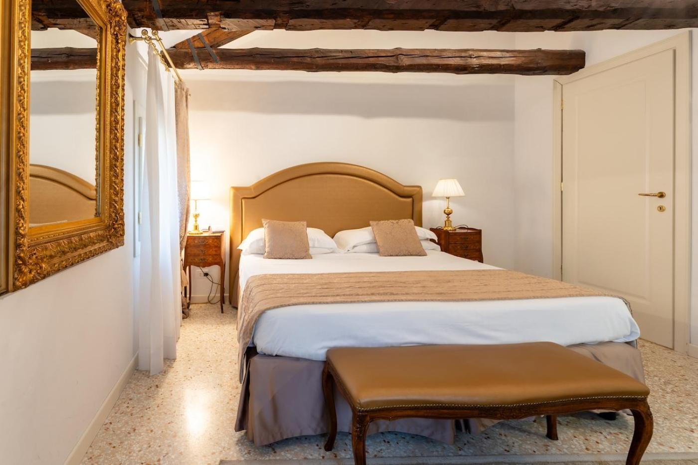 San Teodoro Palace - Luxury Apartments Venedig Eksteriør billede